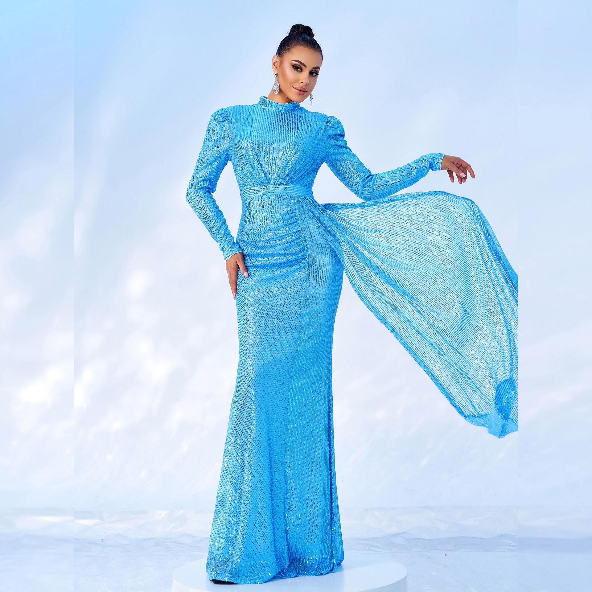 Women Long Sleeve Round Neck Sexy Slim Long Sequined Banquet Dress