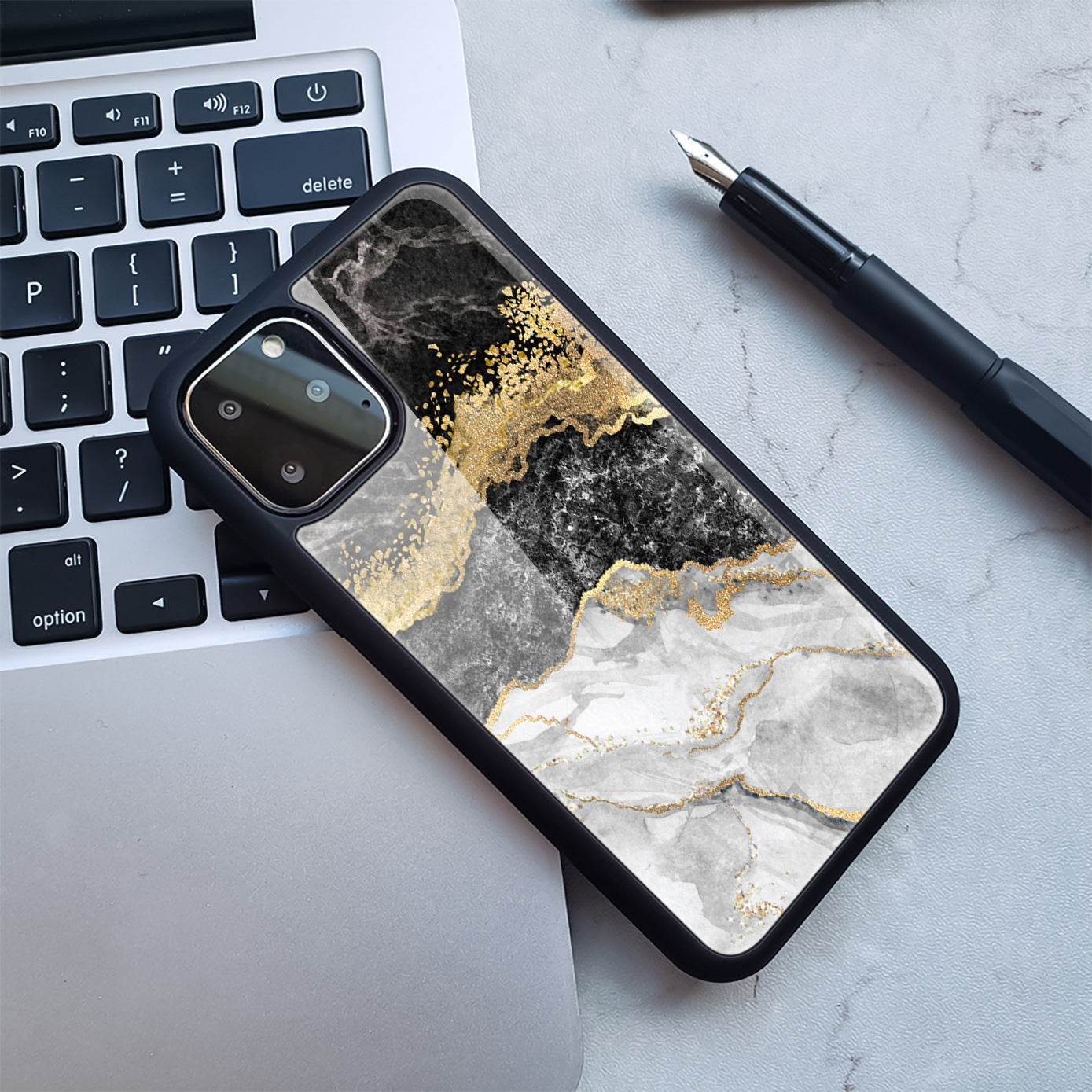 Marbled mobile case
