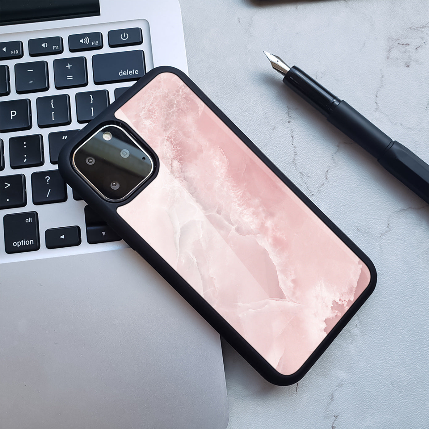 Marbled mobile case