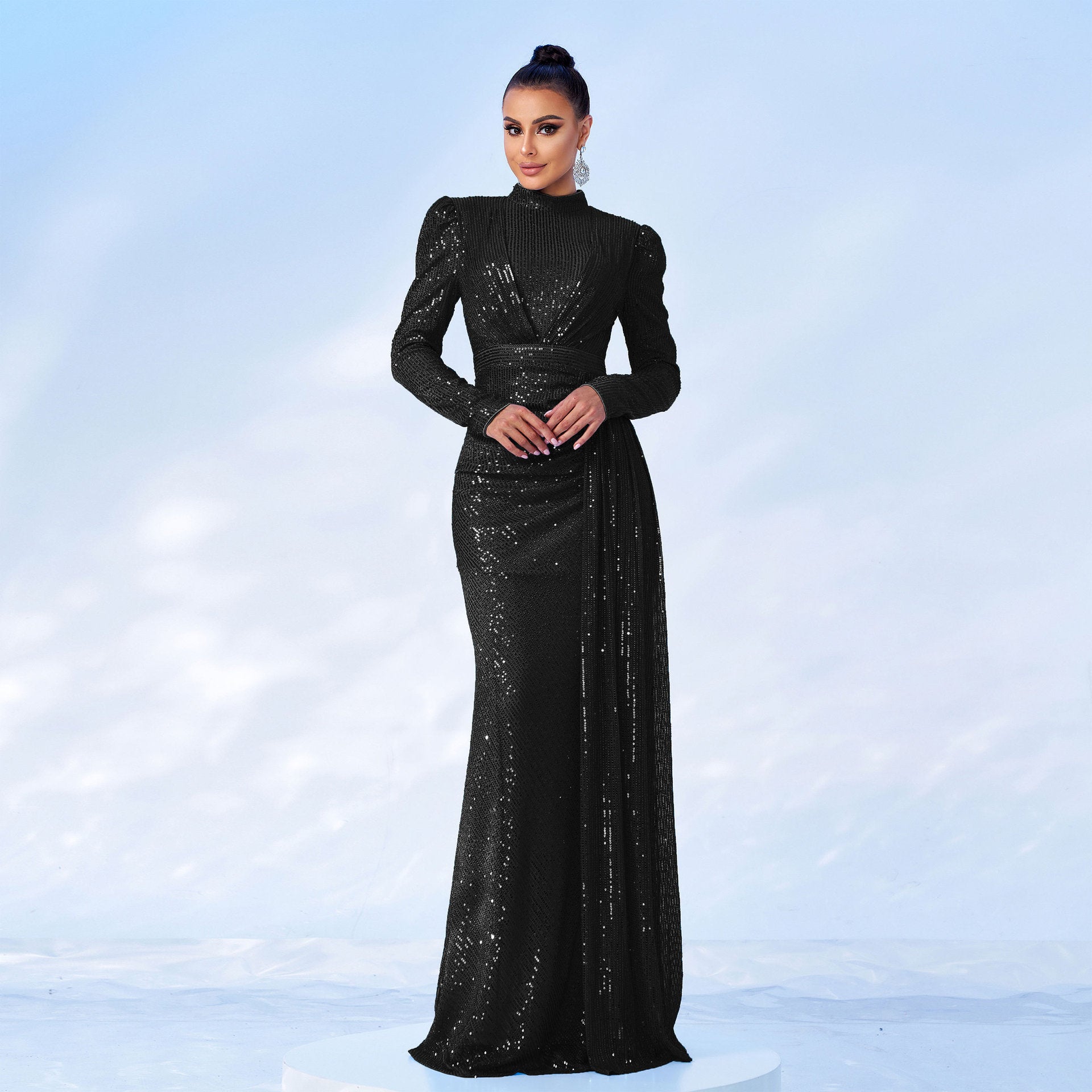 Women Long Sleeve Round Neck Sexy Slim Long Sequined Banquet Dress