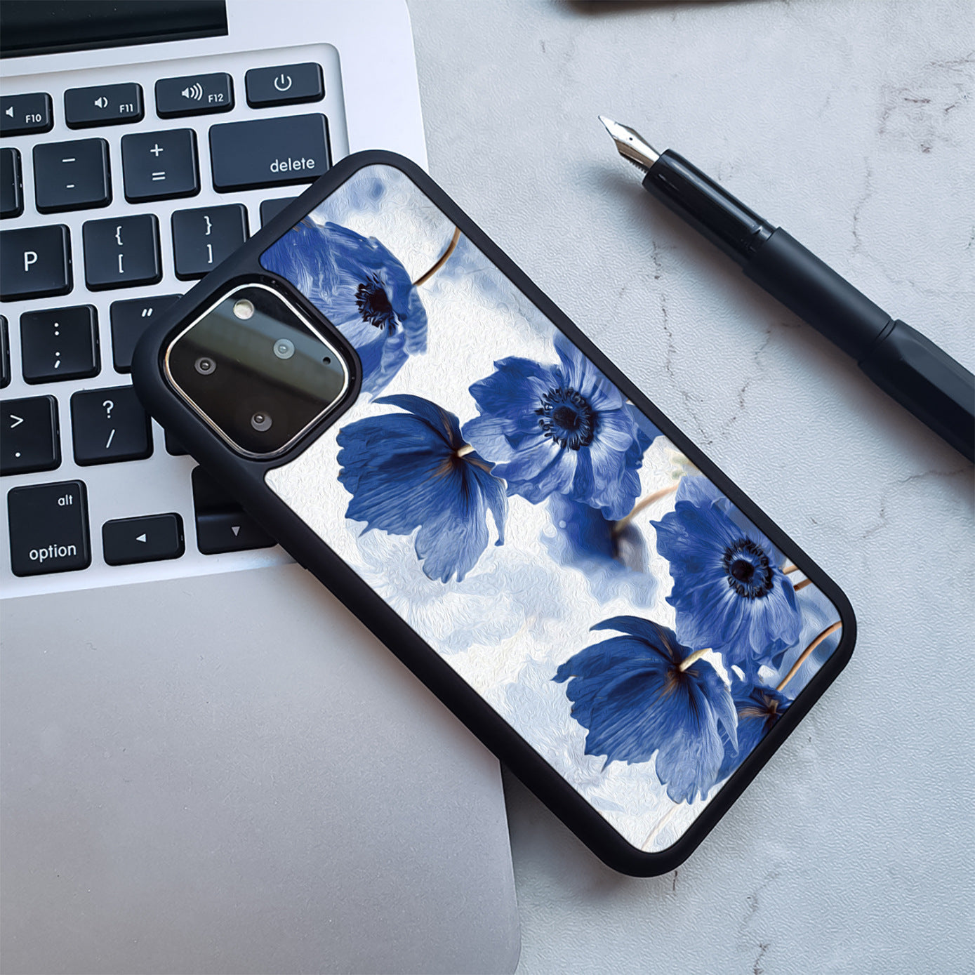 Marbled mobile case
