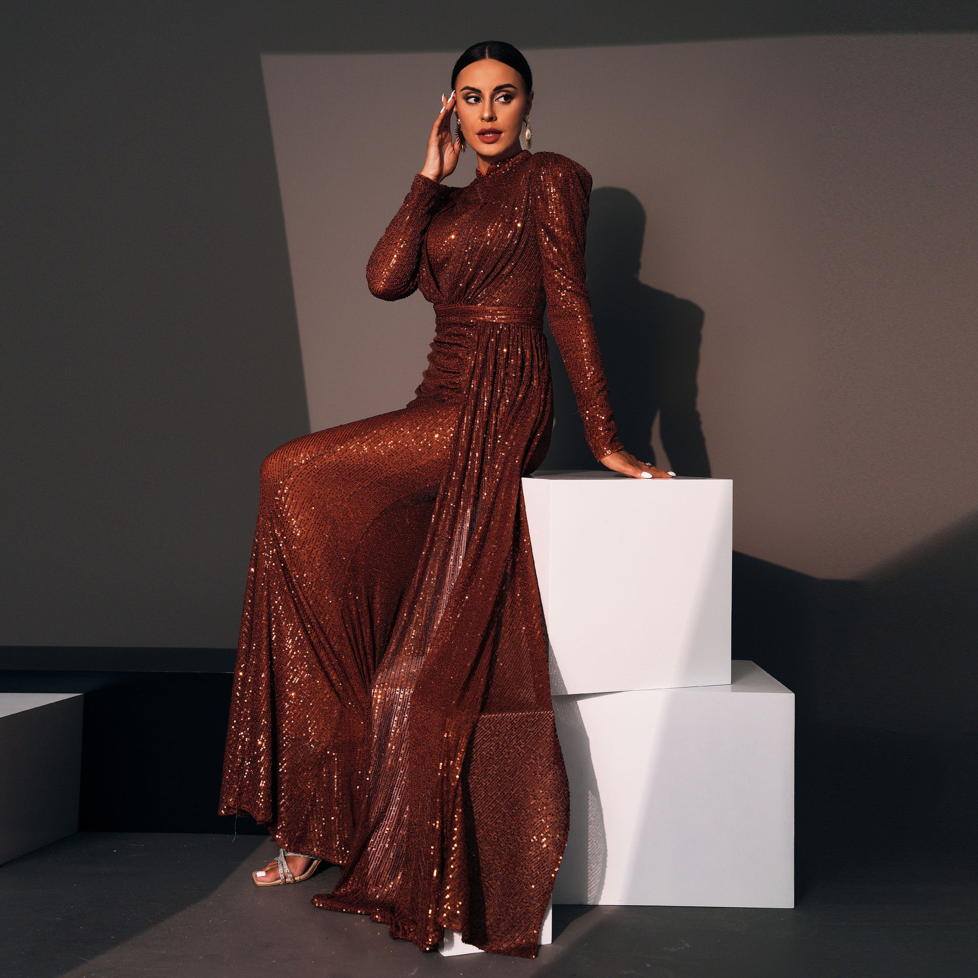 Women Long Sleeve Round Neck Sexy Slim Long Sequined Banquet Dress