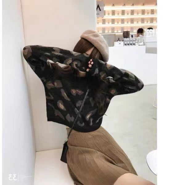 Women's Short Pink Crew-neck Pullover Sweater