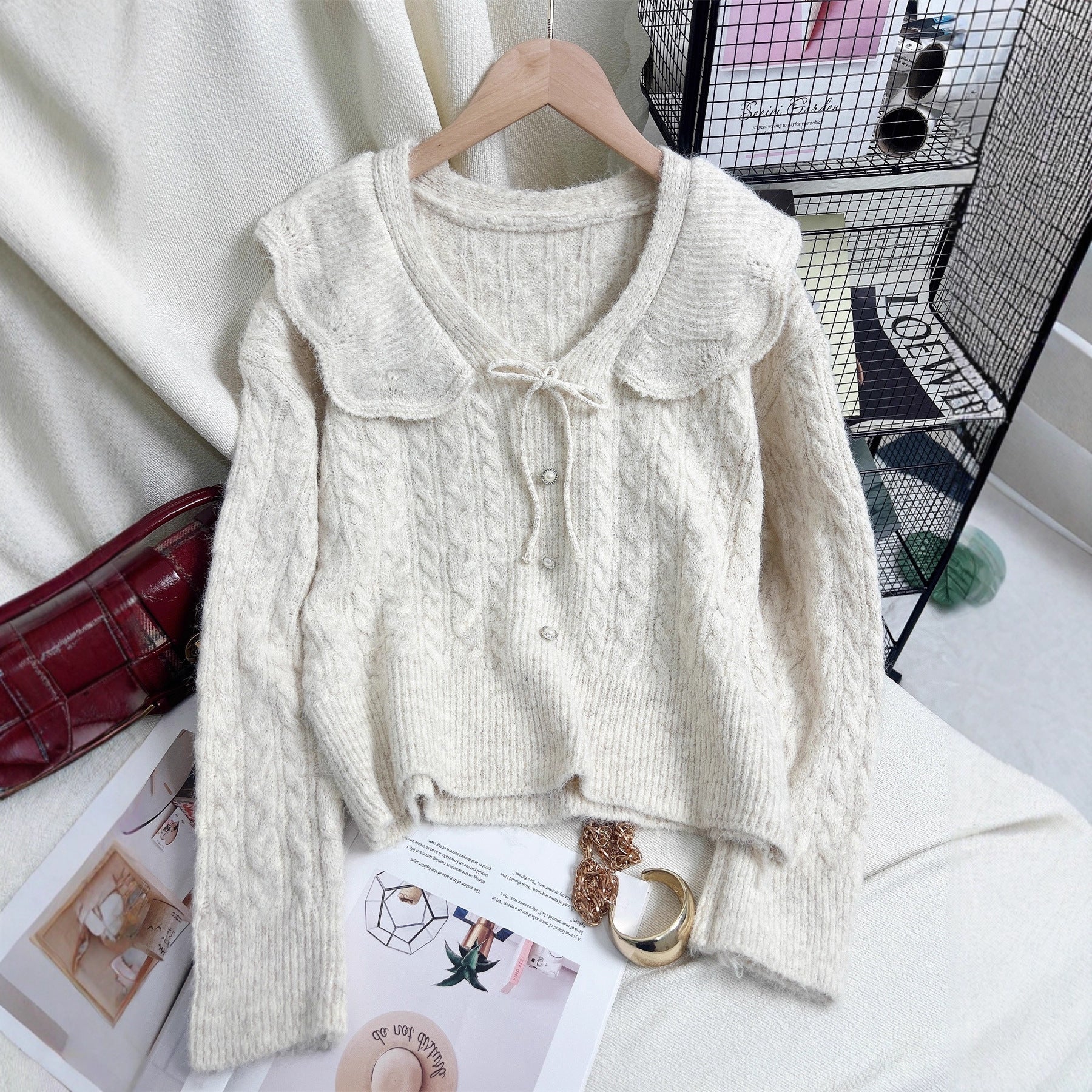 Women's Solid Color Flared Collar Sweet Retro Sweater