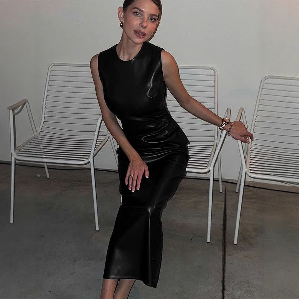 Fashion Round Neck Hip-wrapped Leather Dress